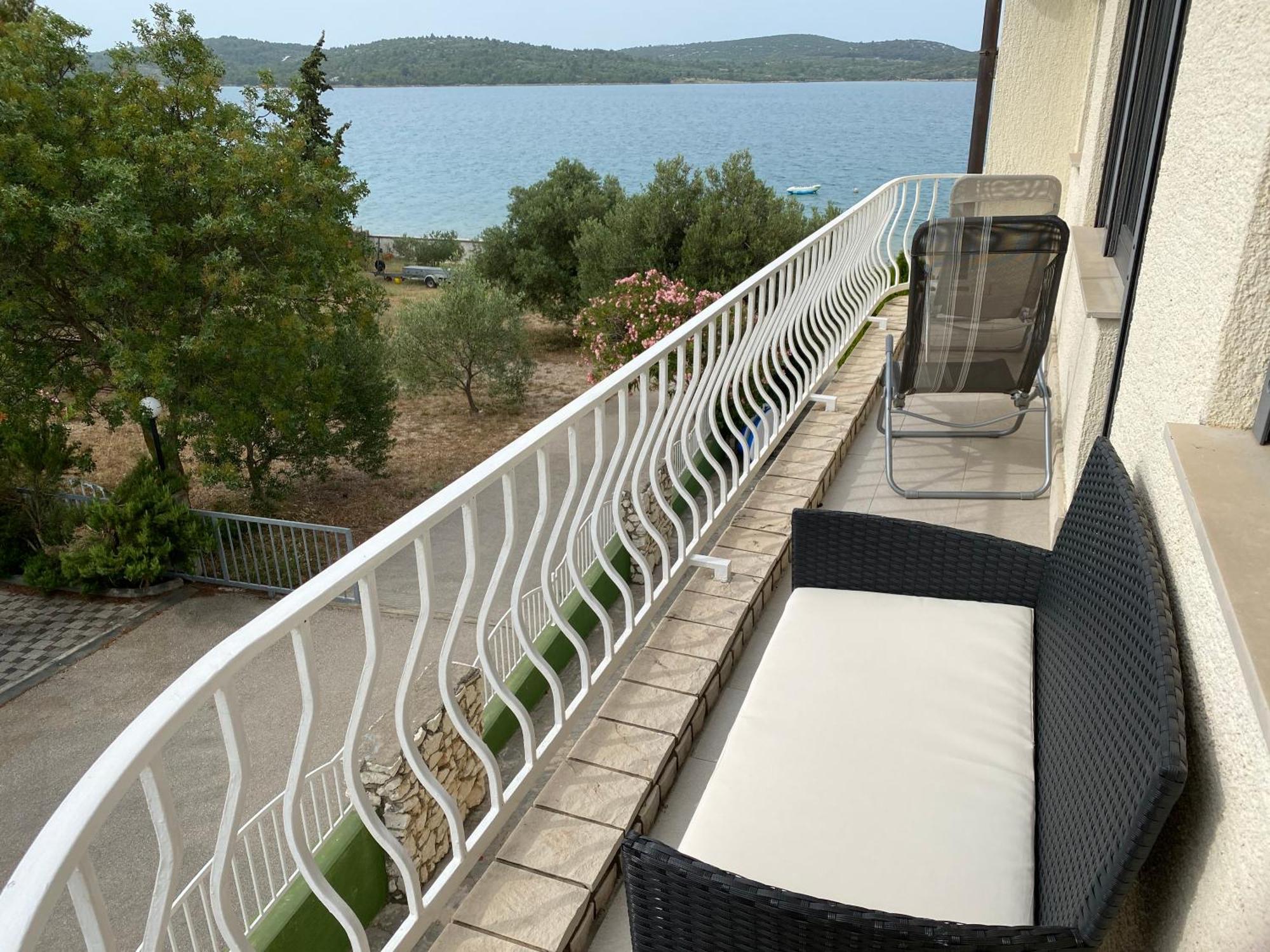 Apartments Villa Punta Royal Pirovac Rom bilde